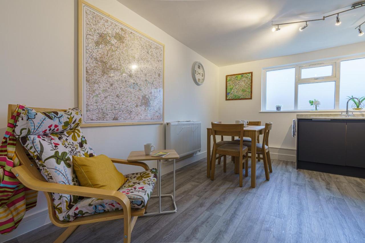 Private Deck With Newly Refurbished Flat Attached! Apartment Сайърънсестър Екстериор снимка